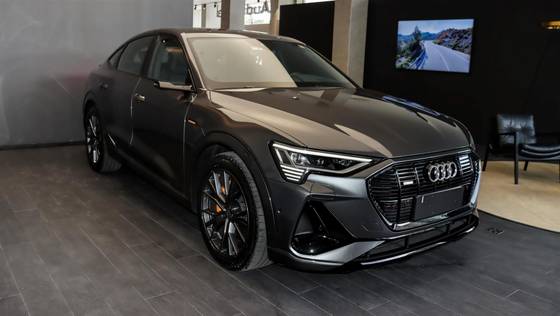 AUDI E-TRON ELÉTRICO SPORTBACK PERFORMANCE BLACK QUATTRO AUDI E-TRON ELÉTRICO SPORTBACK PERFORMANCE BLACK QUATTRO
